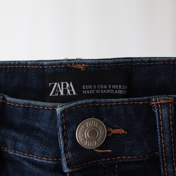 COPY - FITTED 90s DENIM SKIRT - Picture 2 of 3